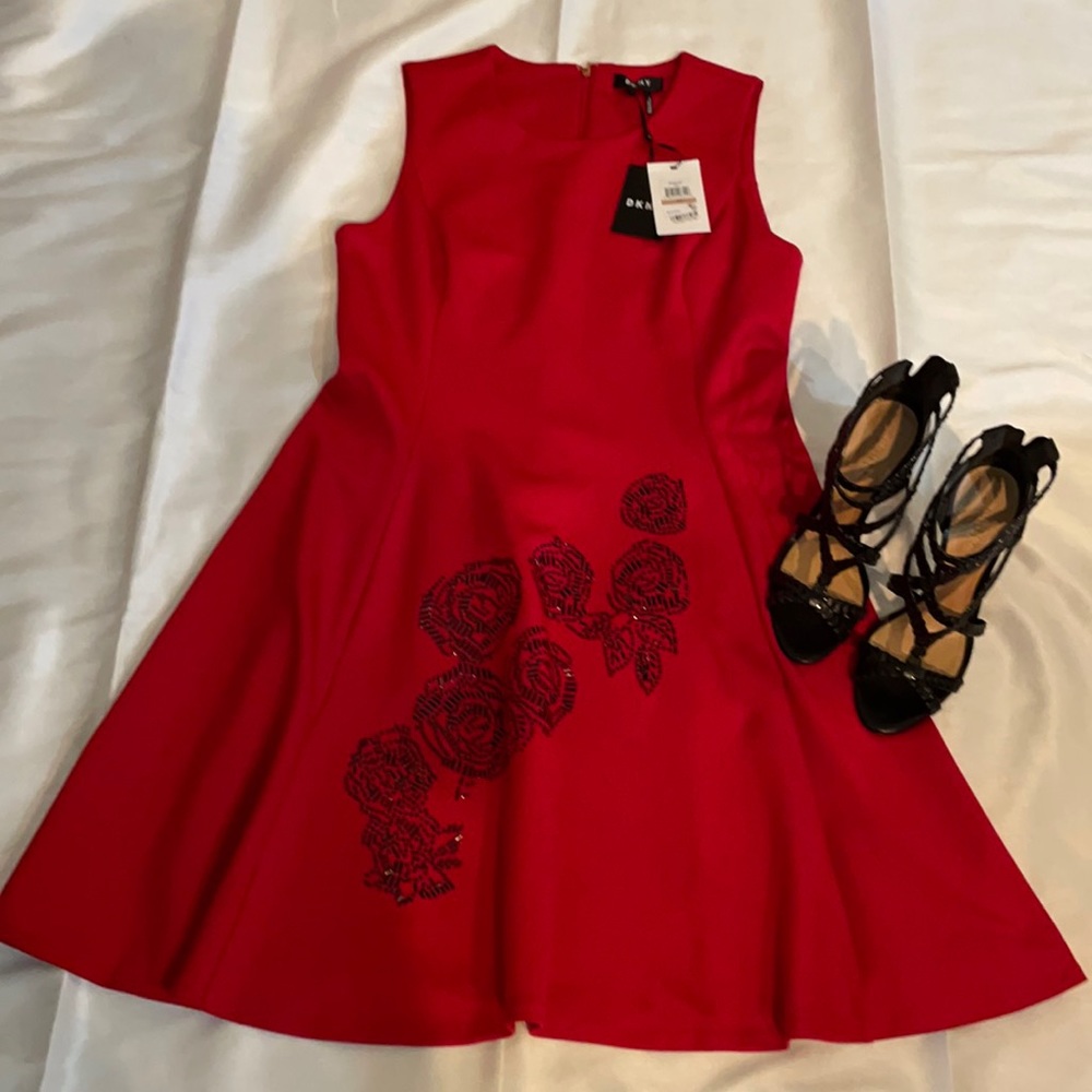 DKNY, 2-pocket elegant dress.